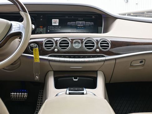 Used 2015 Mercedes-Benz S 550 Sedan image 12