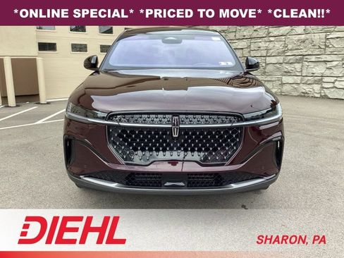 Used 2024 Lincoln Nautilus Premier w/ Jet Appearance Package AWD/4WD image 2