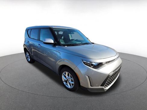 Used 2025 Kia Soul LX w/ LX Technology Package image 1