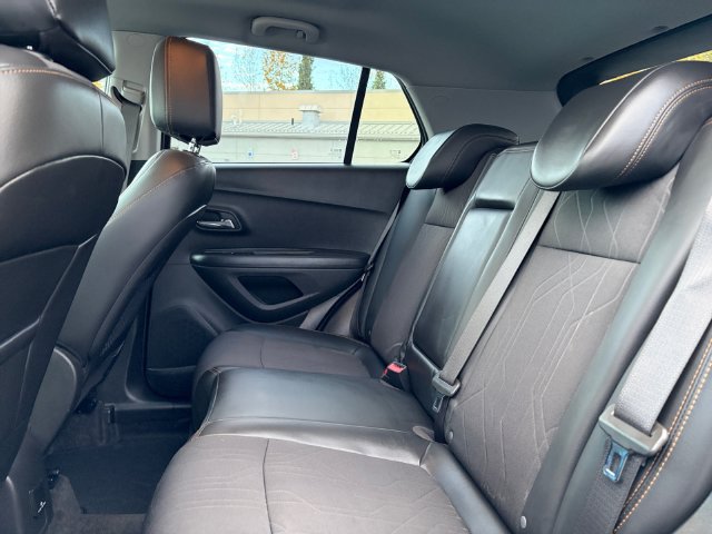 Used 2019 Chevrolet Trax LT w/ LT Convenience Package AWD/4WD image 22