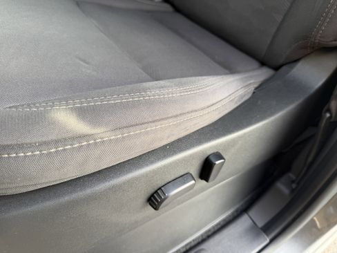 Used 2023 Nissan Frontier SV image 14