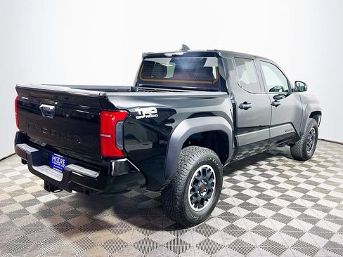 Certified 2025 Toyota Tacoma TRD Off-Road AWD/4WD image 7