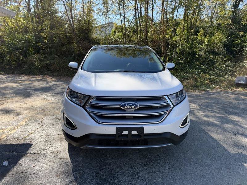 Used 2016 Ford Edge Titanium w/ Equipment Group 302A FWD image 2