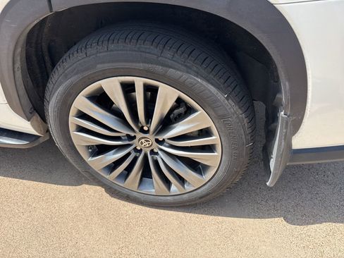 Used 2021 Toyota Highlander Platinum AWD/4WD image 10