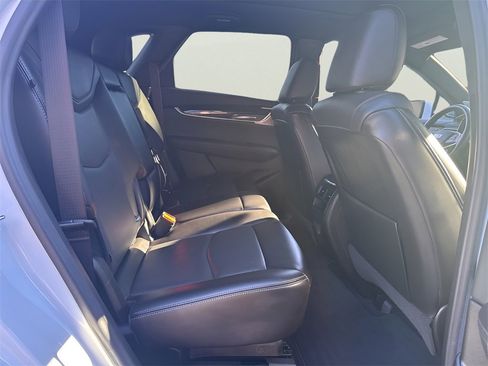 Used 2025 Cadillac XT5 Premium Luxury image 18