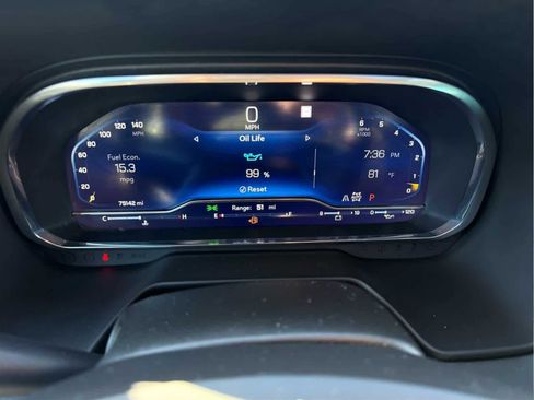 Used 2022 Chevrolet Suburban RST w/ Luxury Package image 9