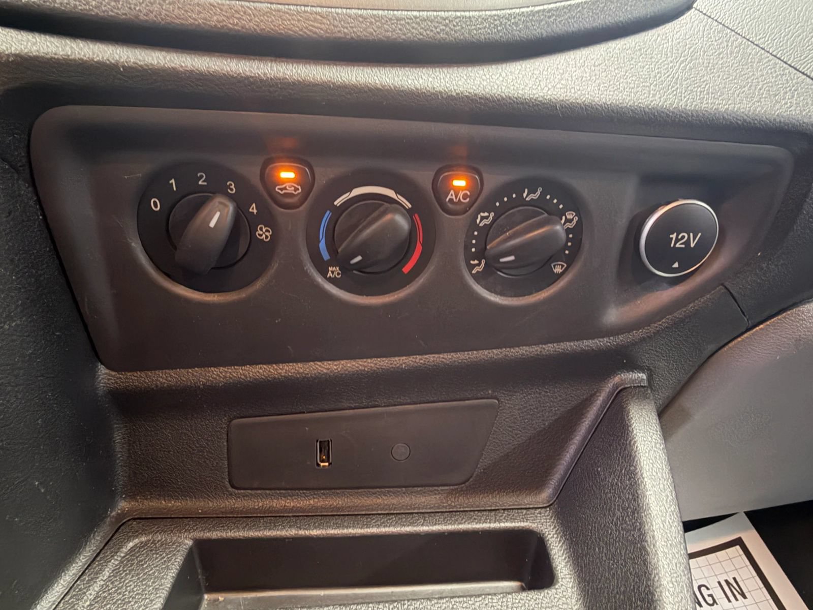 Used 2017 Ford Transit 150 XL RWD image 42