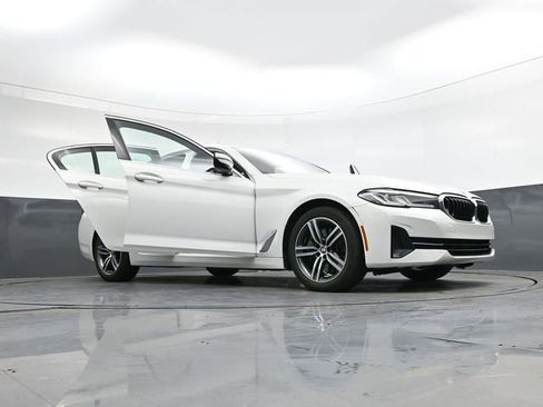 Used 2023 BMW 530i w/ Convenience Package image 41