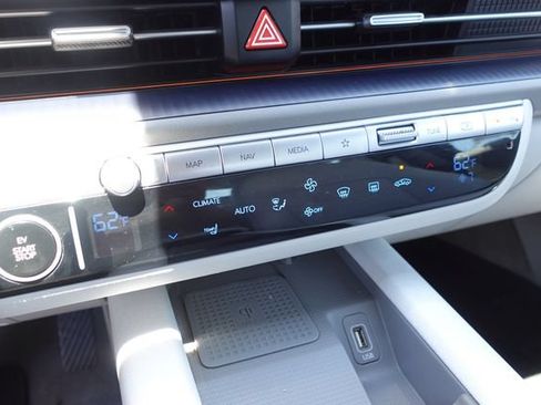 Used 2024 Hyundai Ioniq 6 SEL RWD image 17