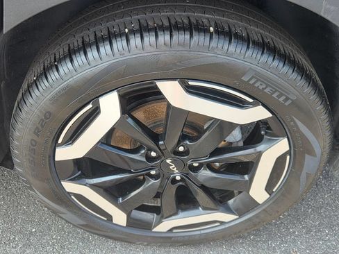 Used 2024 Kia Telluride EX w/ EX Captain's Chair Package AWD/4WD image 10
