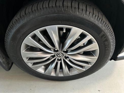 Used 2022 Toyota Highlander Platinum image 11