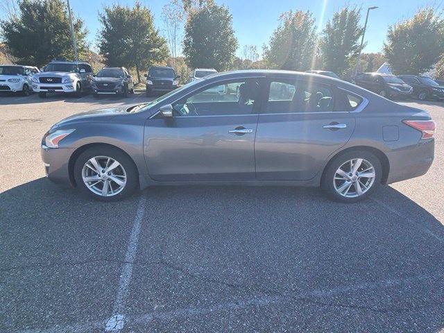 Used 2015 Nissan Altima 2.5 SV w/ Convenience Package FWD image 1