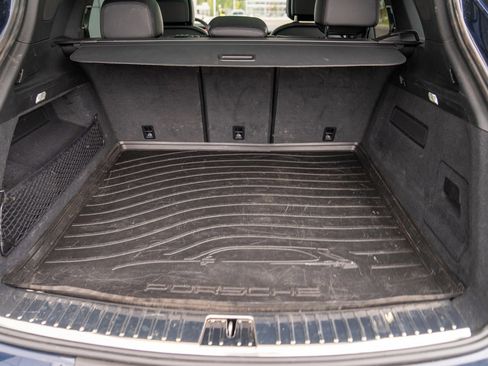 Used 2025 Porsche Cayenne image 28