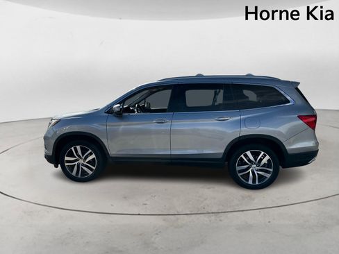 Used 2017 Honda Pilot Touring image 6