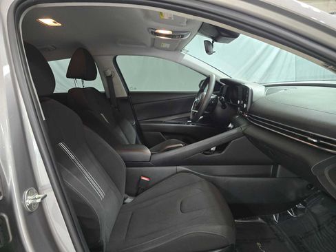 Used 2023 Hyundai Elantra SEL FWD image 10