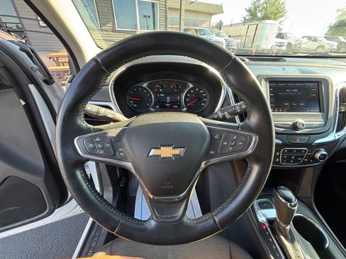 Used 2020 Chevrolet Equinox LT AWD/4WD image 9