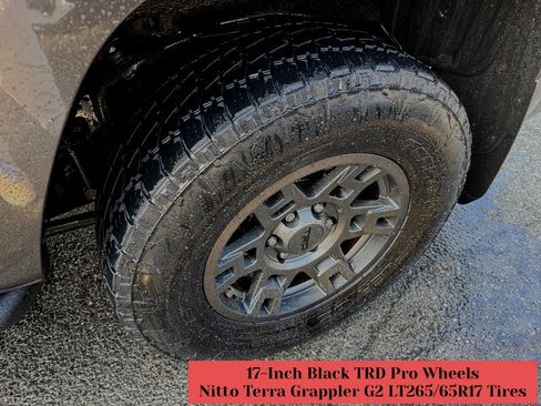 Used 2020 Toyota 4Runner Venture w/ Moonroof Package AWD/4WD image 38
