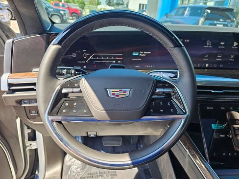 Used 2025 Cadillac Escalade ESV Sport Platinum w/ LPO, ONYX Package AWD/4WD image 28