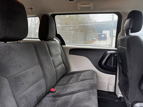 Used 2017 Dodge Grand Caravan SE w/ Power Window Group image 14