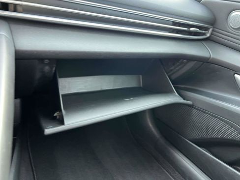 Used 2023 Hyundai Elantra Limited image 31