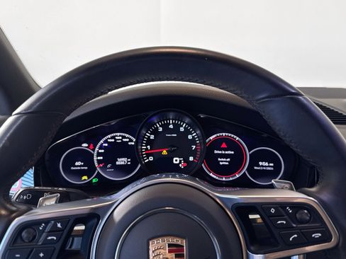 Certified 2022 Porsche Cayenne image 15