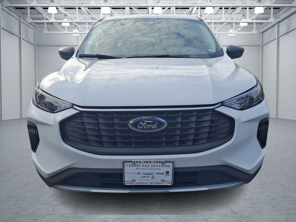 Used 2025 Ford Escape Active FWD image 2