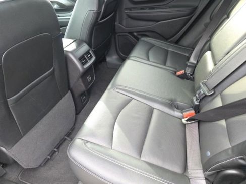 Used 2024 GMC Terrain SLT image 10