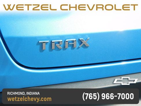 Used 2025 Chevrolet Trax LT FWD image 37