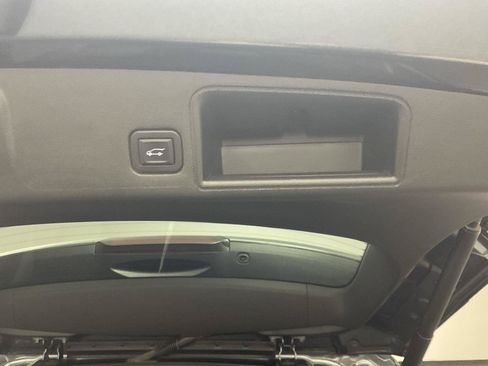 Used 2021 GMC Terrain SLT w/ Infotainment Package II FWD image 29
