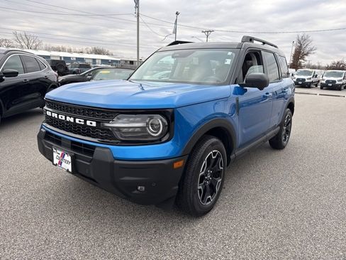 Used 2025 Ford Bronco Sport Outer Banks w/ Outer Banks Tech Package+ image 1