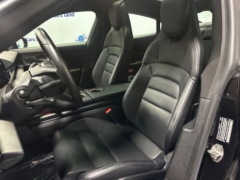 Used 2022 Porsche Taycan image 11