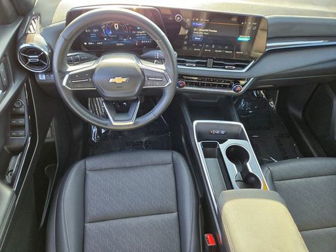 Used 2025 Chevrolet Equinox LT w/ Convenience Package II AWD/4WD image 12