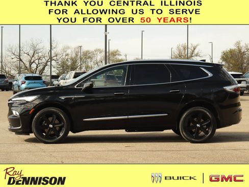 Used 2023 Buick Enclave Essence w/ Sport Touring Edition image 4