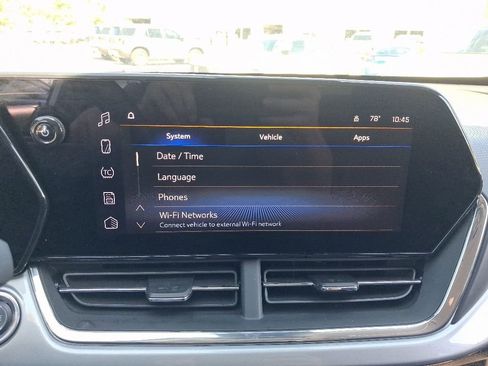 Used 2025 Chevrolet Trax LT w/ LT Convenience Package FWD image 19