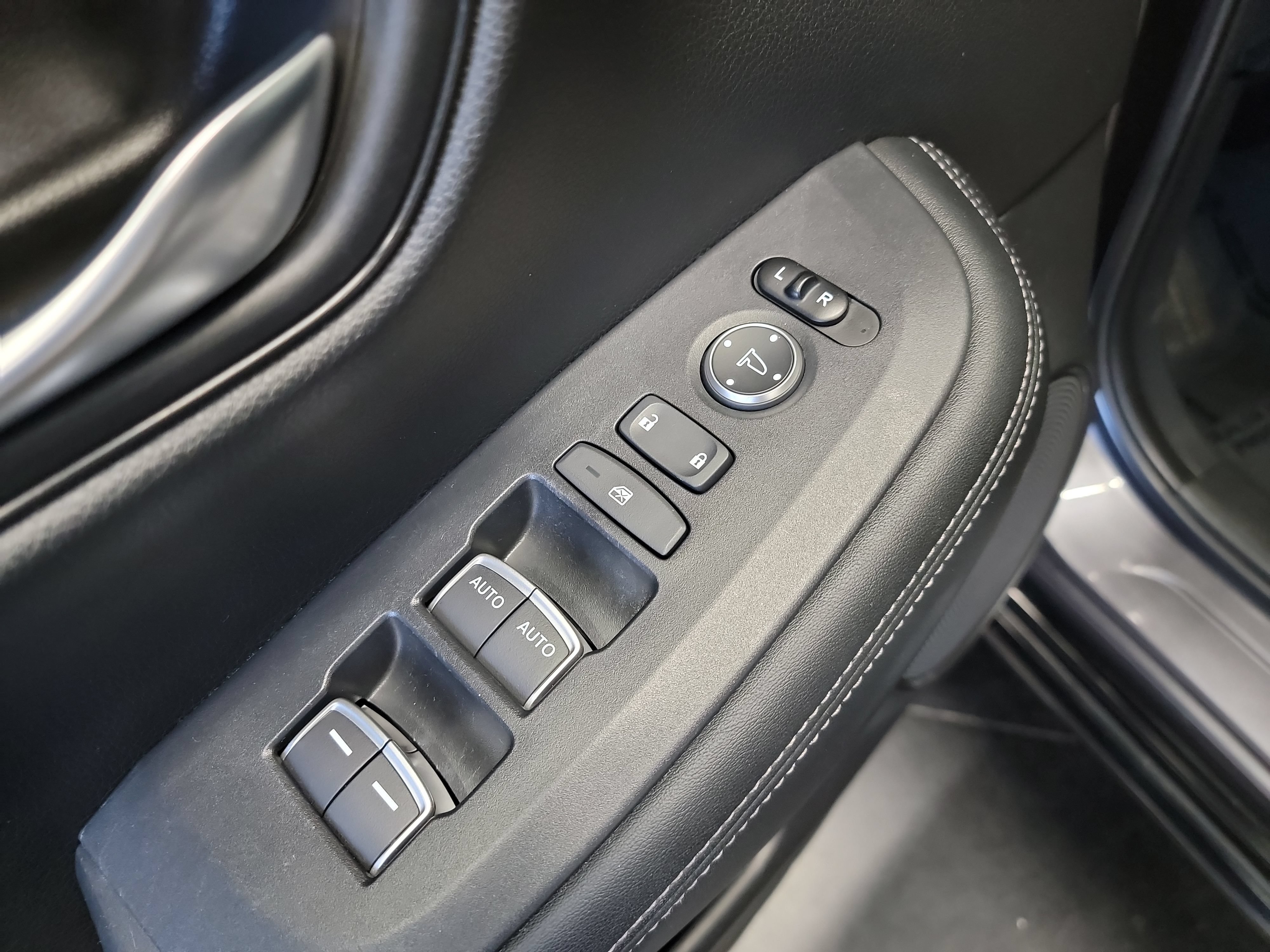 Used 2024 Honda HR-V EX-L image 14
