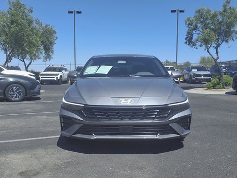 Certified 2025 Hyundai Elantra SEL FWD image 2