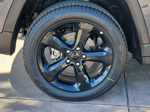 New 2026 Jeep Grand Cherokee Limited image 39