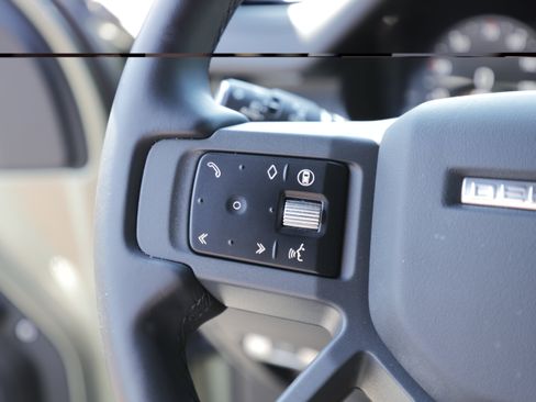 Certified 2025 Land Rover Defender 90 X-Dynamic SE AWD/4WD image 22