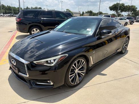 Used 2018 INFINITI Q60 3.0t Luxe w/ Sensory Package 3.0T Luxe RWD image 4