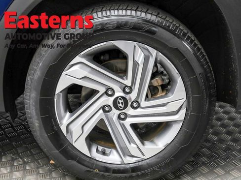 Used 2023 Hyundai Santa Fe SEL w/ Premium Package image 8