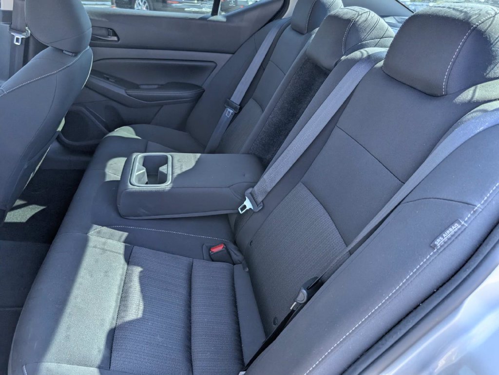 Used 2024 Nissan Altima 2.5 SV FWD image 16