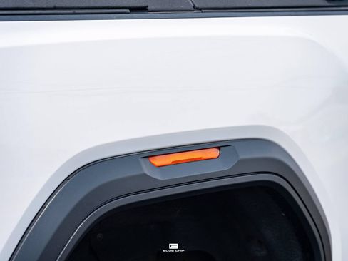 Used 2024 GMC Sierra 2500 AT4X w/ AT4X AEV Edition AWD/4WD image 4