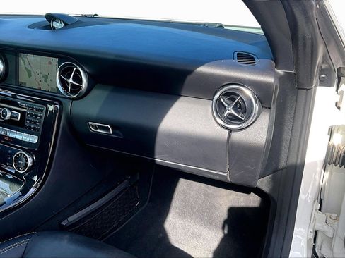 Used 2014 Mercedes-Benz SLK 350 image 10