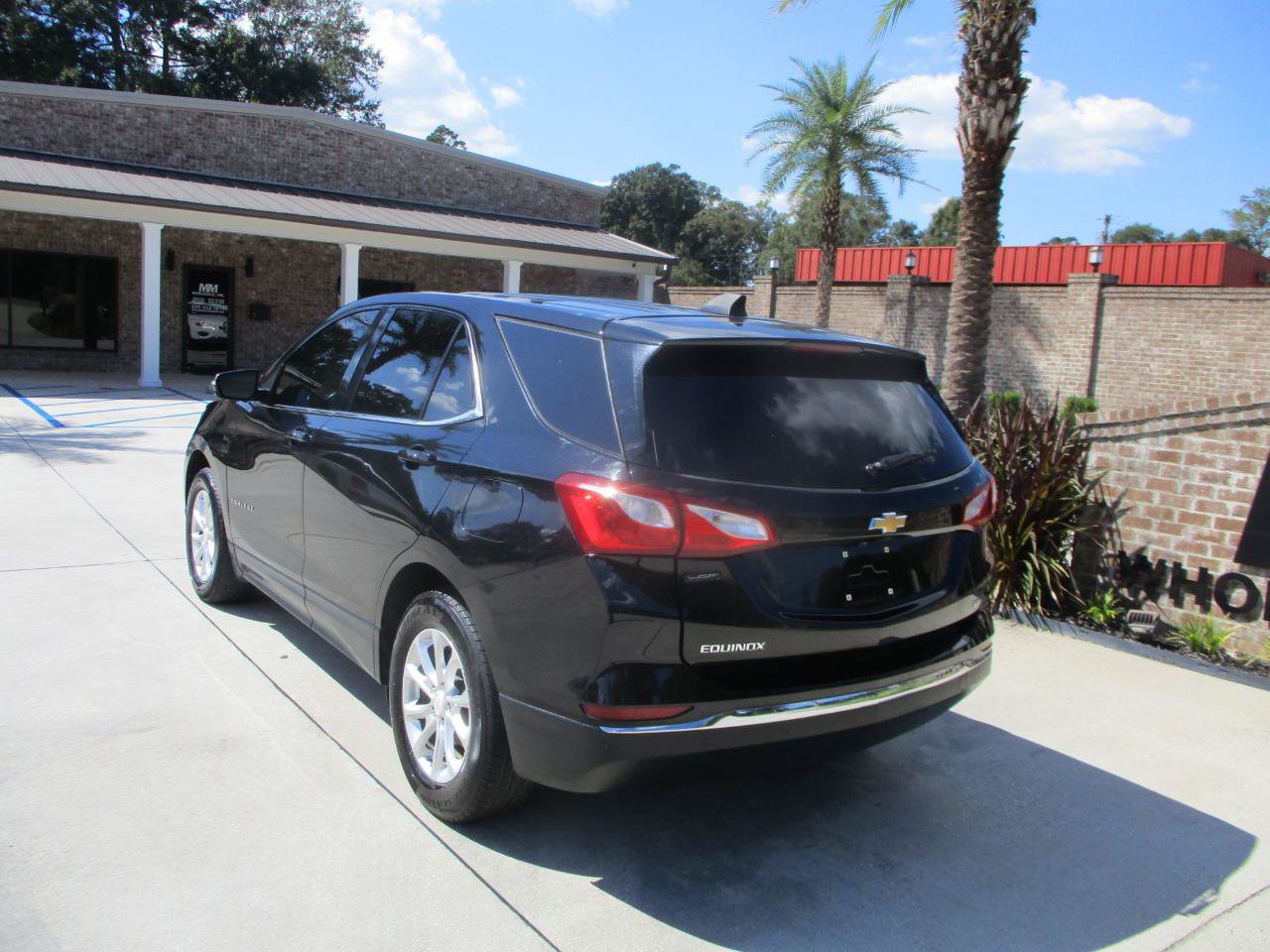 Used 2018 Chevrolet Equinox LT FWD image 11