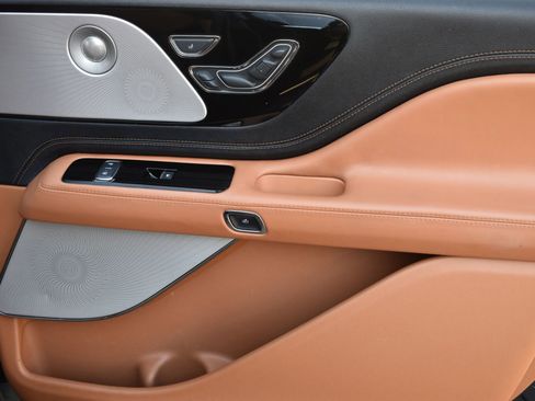 Used 2020 Lincoln Aviator Black Label w/ Dynamic Handling Package image 31