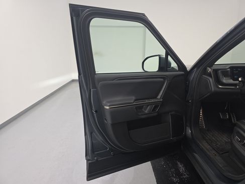 Used 2024 Rivian R1T Adventure AWD/4WD image 16