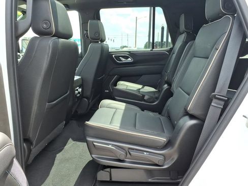 Used 2023 GMC Yukon SLT RWD image 18