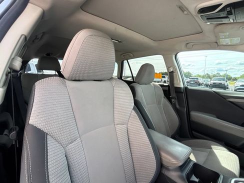 Used 2021 Subaru Outback Premium AWD/4WD image 18