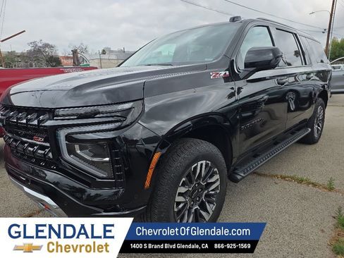 Used 2025 Chevrolet Suburban Z71 AWD/4WD image 3