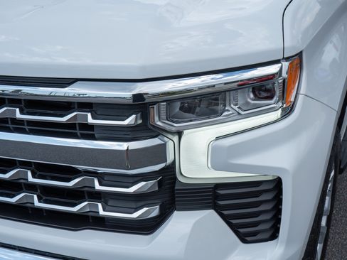 Used 2026 Chevrolet Silverado 1500 LTZ w/ Z71 Off-Road Package AWD/4WD image 9